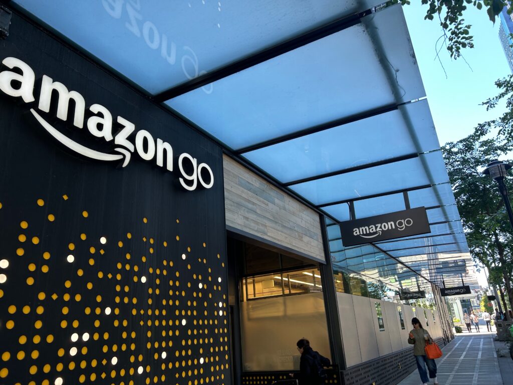 Amazon Go入り口
